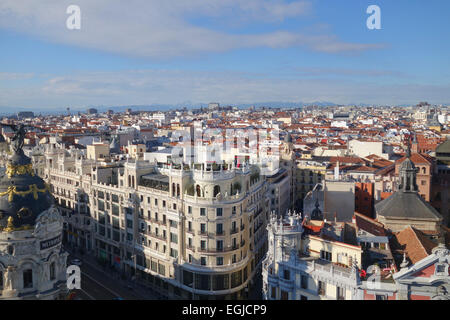 Skyline, cityscape, con Gran via, vista Ovest, metropoli edificio di fronte. Madrid, Spagna. Foto Stock