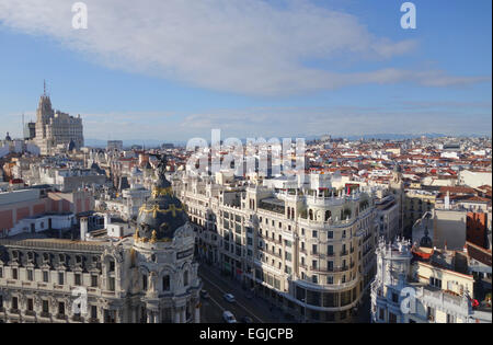 Skyline, cityscape, con Gran via, vista Ovest, metropoli edificio di fronte. Madrid, Spagna. Foto Stock