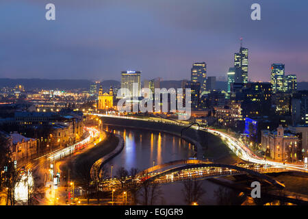 Europa, Stati baltici Lituania, Vilnius, vista città da Castle Hill Foto Stock