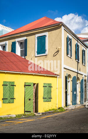 Colorata architettura Caraibica in Charlotte Amalie, san Tommaso, Isole Vergini americane, dei Caraibi. Foto Stock