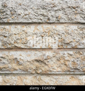 Il vecchio muro fatto di blocchi di calcare Foto Stock