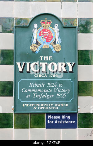 Il Pub Victory a Brighton Regno Unito mostra il segno e dettagli architettonici. Foto Stock