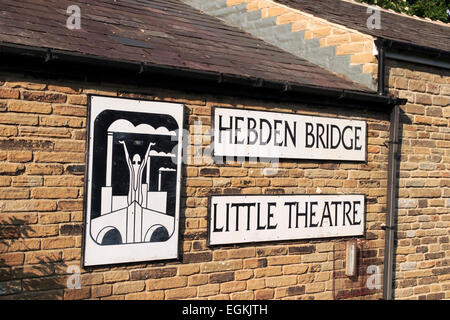 Segno per Hebden Bridge Little Theater, Hebden Bridge, West Yorkshire, Inghilterra, Regno Unito Foto Stock