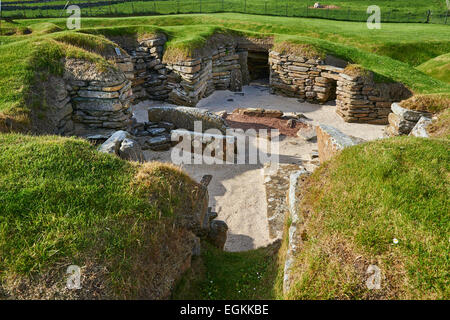 Il villaggio neolitico le rovine di Skara Brae, circa 2.500, un sito Patrimonio Mondiale dell'UNESCO. Isole Orcadi, Scozia Foto Stock