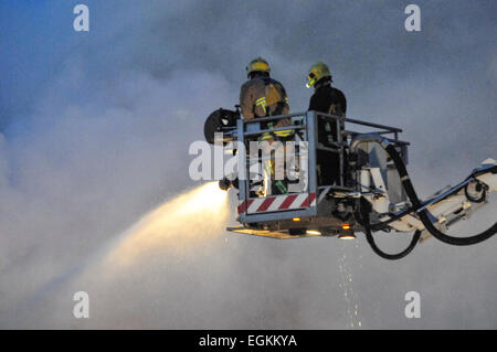 Newtownabbey, Irlanda del Nord. 9 Nov 2013 - Una chiusa scuola presbiteriana è stata distrutta nel sospetto di incendio doloso. Non è chiaro se è stato settario nel motivo. Foto Stock