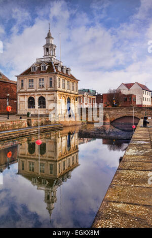 Il Custom House, King's Lynn, casa del centro di informazioni turistiche. Foto Stock