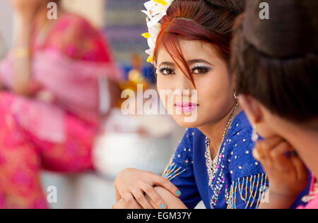 Bellissima giovane donna birmana, Mandalay Myanmar ( Birmania ), Asia Foto Stock