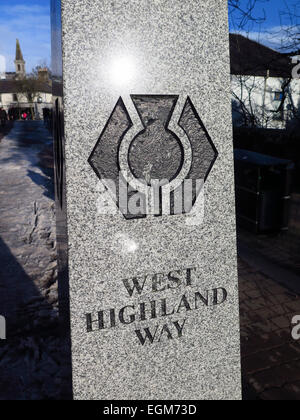 Segno di granito all inizio del West Highland Way Milngavie Foto Stock