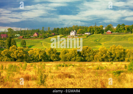 Autunno colline prima di una pioggia Foto Stock