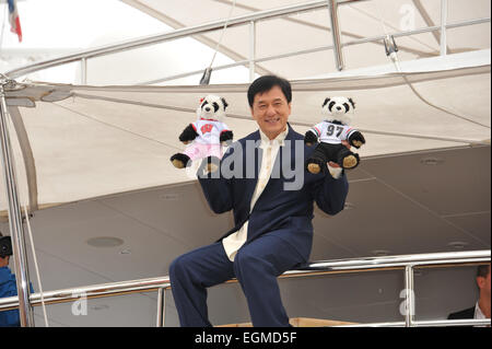 CANNES, Francia - 16 Maggio 2013: Jackie Chan a photocall al 66° Festival di Cannes per il suo nuovo film 'Skiptrace'. Foto Stock