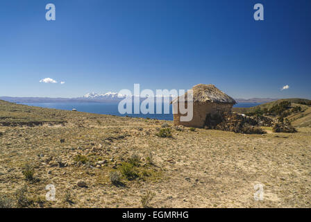 Scenic vecchia capanna su Isla del Sol, isola sul lago Titicaca in Bolivia Foto Stock