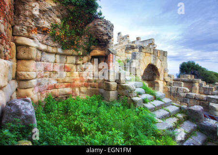 Le rovine di un santuario romano di Tindari Foto Stock