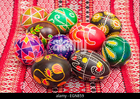 Alcune uova di Pasqua Pysanka Foto Stock
