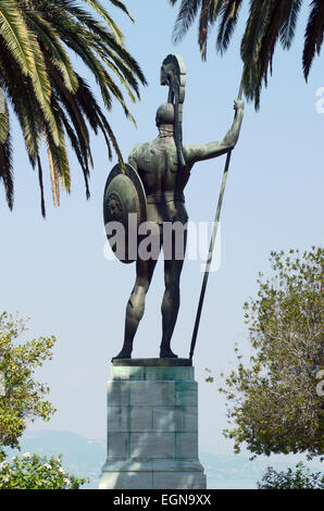 Statua di Achille nel palazzo Achilleion sull'isola di Corfu, Grecia Foto Stock