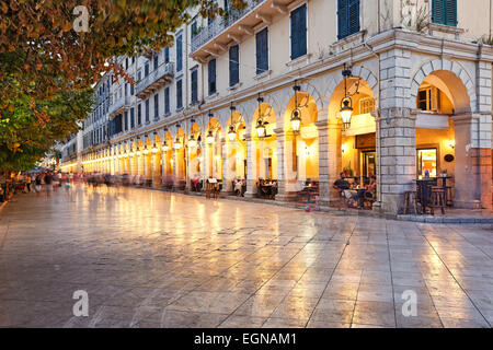 Liston Square nella città di Corfù, Grecia Foto Stock