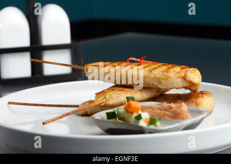 Pollo spiedini satay Foto Stock