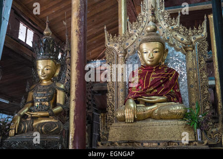 Nga Phe Kyaung monastero sul Lago Inle, birmania, myanmar, noto anche come Jumping Cat Monastero, statue buddiste, Foto Stock