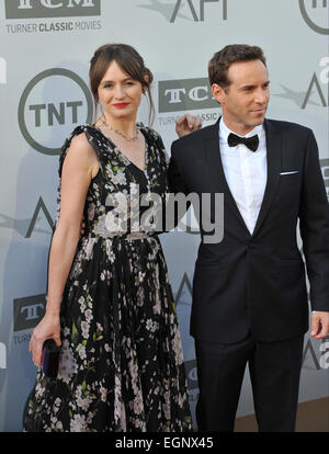 LOS ANGELES, CA - Giugno 5, 2014: Emily Mortimer & marito Alessandro Nivola al 2014 American Film Institute's Life Achievement Awards in onore di Jane Fonda, presso il Teatro di Dolby, Hollywood. Foto Stock