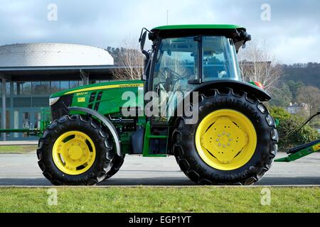 Un nuovo trattore John Deere Bakewell,Derbyshire,l'Inghilterra,UK Foto Stock