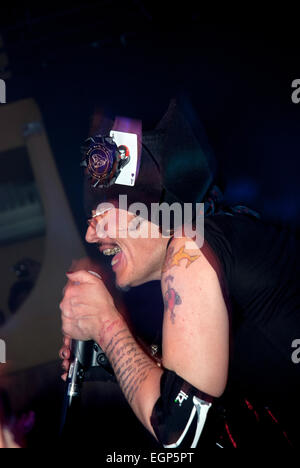 Adam Ant dal vivo sul palco di Londra Foto Stock