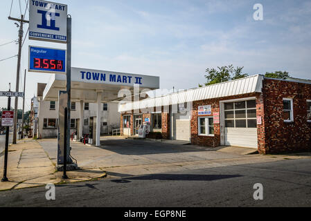 Città Mart II stazione di Gas & Convenience Store, 222 North George Street, Charles Town, West Virginia Foto Stock