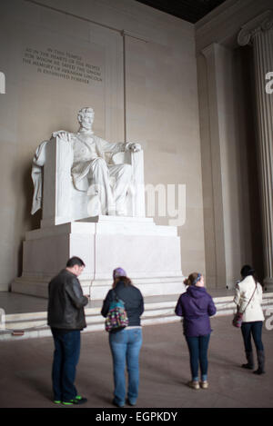 WASHINGTON DC, Stati Uniti d'America - Statua di Abraham Lincoln all'interno del Lincoln Memorial a Washington DC. Foto Stock