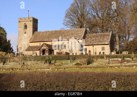 Lyonshall Herefordshire UK la chiesa di San Michele e Tutti gli angeli è costruito su terra alta al di sopra del villaggio Foto Stock