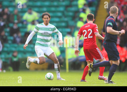 Glasgow, Scozia. 01 Mar, 2015. Premier League scozzese. Celtic versus Aberdeen. Virgilio van Dijk e Jack Ryan Credito: Azione Sport Plus/Alamy Live News Foto Stock