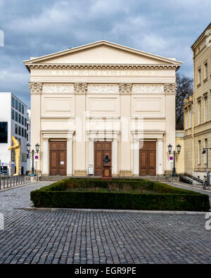 Berlino, Maxim Gorki theater, elegante edificio in pietra progettato dall architetto, Friederich Schinkel, Germania Foto Stock