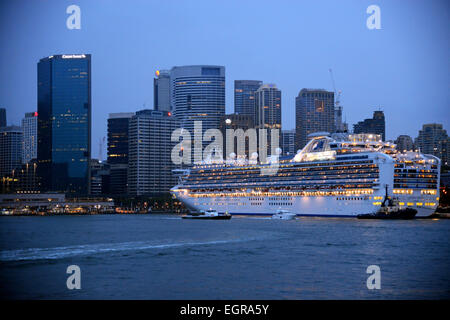 Nave da crociera Diamond Princess ormeggiata nel porto di Sydney, Nuovo Galles del Sud, Australia. Foto Stock