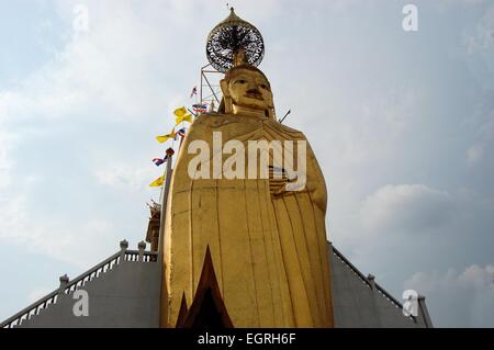 Statua di Budda di Wat Intharawihan, Bangkok, Thailandia Foto Stock