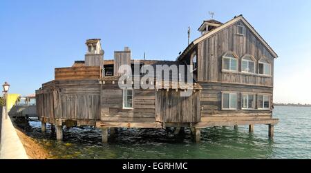 Case su palafitte, palafito, in Castro, Chiloe, Cile Foto Stock