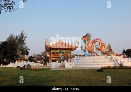 Il Tempio cinese pagoda di Nakhon Sawan, Thailandia Foto Stock