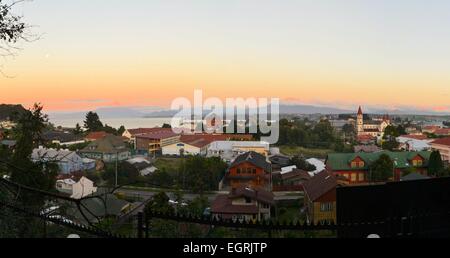 Puerto Varas e Lago Llanquihue, Patagonia, Cile Foto Stock