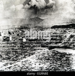 HIROSHIMA, Giappone, dopo la bomba nucleare "Little Boy' è stato fatto cadere da un'USAF B-29 bombardiere, Enola Gay, il 6 Agosto 1945 Foto Stock