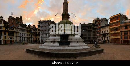 Stupa buddisti nei pressi di Durbar Square, Kathmandu, Nepal. Foto Stock