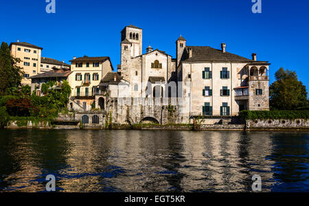 L'edificio costruito nel 1844 ospita ora il convento di clausura di monache benedettine del Monastero Mater Ecclesiae . Foto Stock