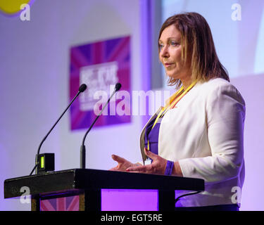 Il UKIP CONFERENZA DI PRIMAVERA su 28/02/2015 in giardini invernali, Margate. Patricia Culligan, PPC per Eastleigh indirizzato alla conferenza sul tema dell'istruzione. Tuttavia ha iniziato il suo discorso accogliendo i delegati a Brighton il seguito che lei ovviamente necessaria la geografia dell'istruzione. Foto di Julie Edwards Foto Stock