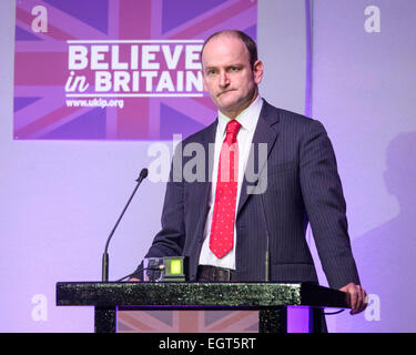 Il UKIP CONFERENZA DI PRIMAVERA su 28/02/2015 in giardini invernali, Margate. Douglas Carswell, UKIP MP e PPC per Clacton-on-Sea, indirizzi della conferenza. Foto di Julie Edwards Foto Stock