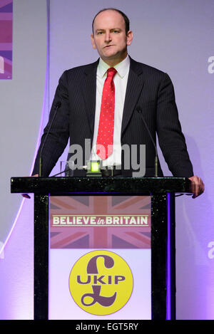 Il UKIP CONFERENZA DI PRIMAVERA su 28/02/2015 in giardini invernali, Margate. Douglas Carswell, UKIP MP e PPC per Clacton-on-Sea, indirizzi della conferenza. Foto di Julie Edwards Foto Stock