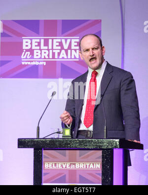 Il UKIP CONFERENZA DI PRIMAVERA su 28/02/2015 in giardini invernali, Margate. Douglas Carswell, UKIP MP e PPC per Clacton-on-Sea, indirizzi della conferenza. Foto di Julie Edwards Foto Stock