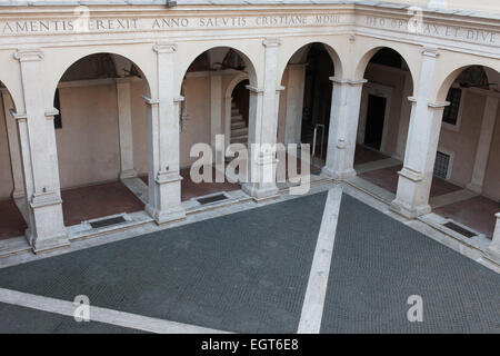 Chiostro del Bramante di Roma, Italia. Foto Stock