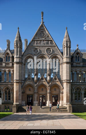 Ingresso anteriore dell'edificio Arkwright (1877- Lockwood & Mawson) Foto Stock