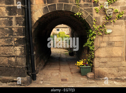 Vicolo arcuato, Heptonstall, West Yorkshire, Inghilterra, Regno Unito Foto Stock