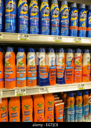 Sunscreen corsia, Publix Super mercato in Florida Foto Stock