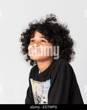 Felice decent africano con bambini Afro capelli stile Foto Stock