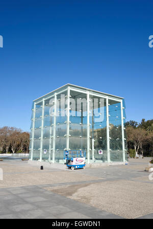 Centro Pompidou Malaga, in costruzione ,il cubo, Pop up museo di arte. El Muelle Onu, Malaga, Andalusia, Spagna. Foto Stock