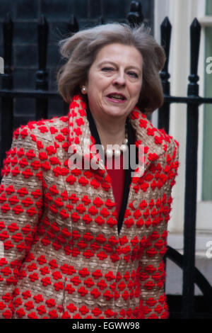 Londra, 3 marzo 2015. Membri del gabinetto arrivano al 10 di Downing Street per il loro incontro settimanale. Nella foto: Home Secretary Theresa Maggio Credito: Paolo Davey/Alamy Live News Foto Stock