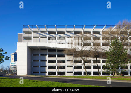 Leeds Woodhouse Car Park, Leeds. Willmott Dixon hanno ampiamente ristrutturato il Woodhouse parcheggio auto in Leeds Leeds City Council. Foto Stock