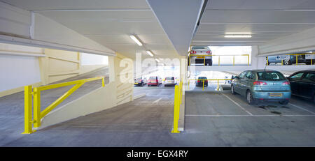 Leeds Woodhouse Car Park, Leeds. Willmott Dixon hanno ampiamente ristrutturato il Woodhouse parcheggio auto in Leeds Leeds City Council. Foto Stock